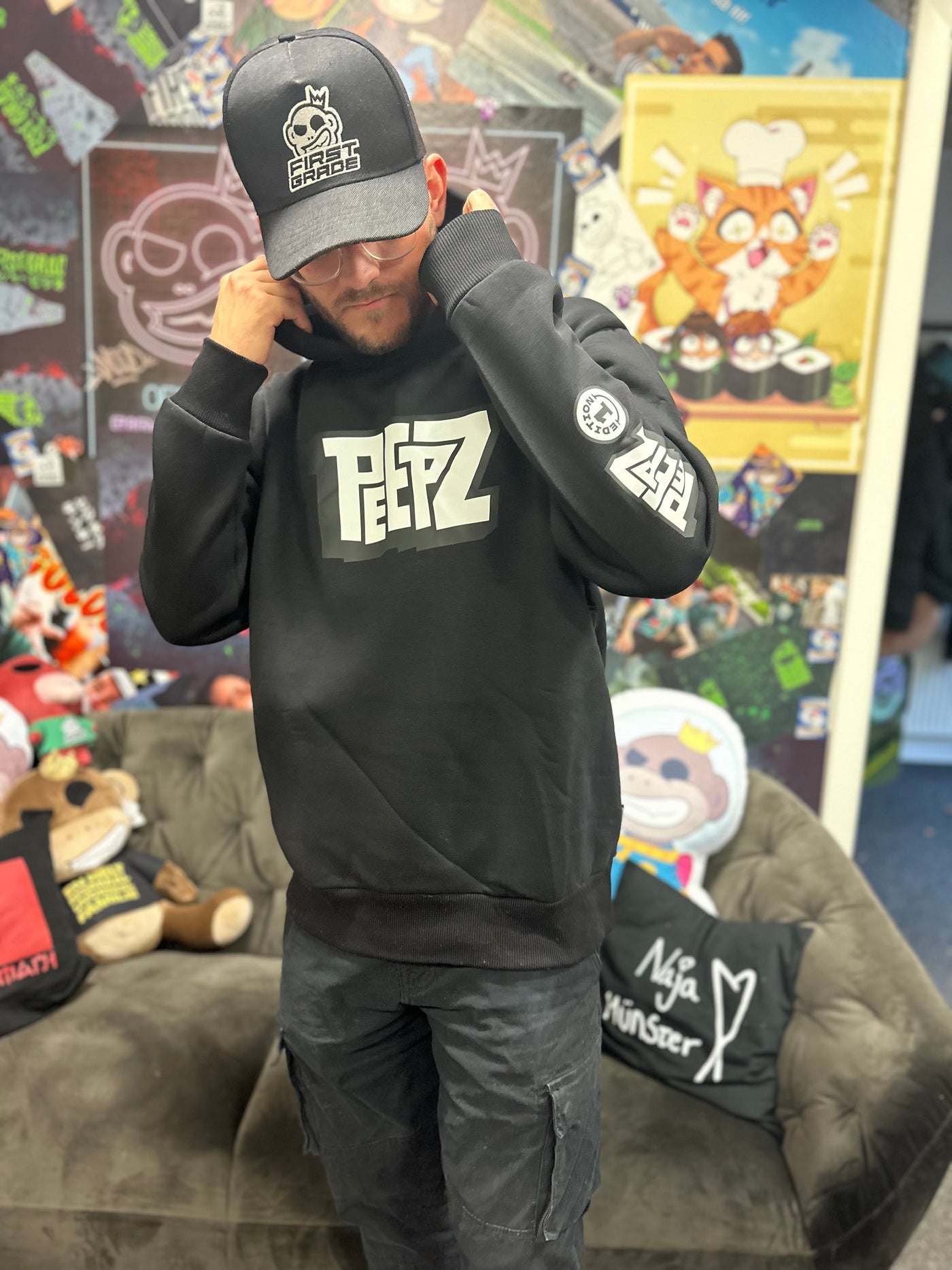 PEEPZ - hoodie black